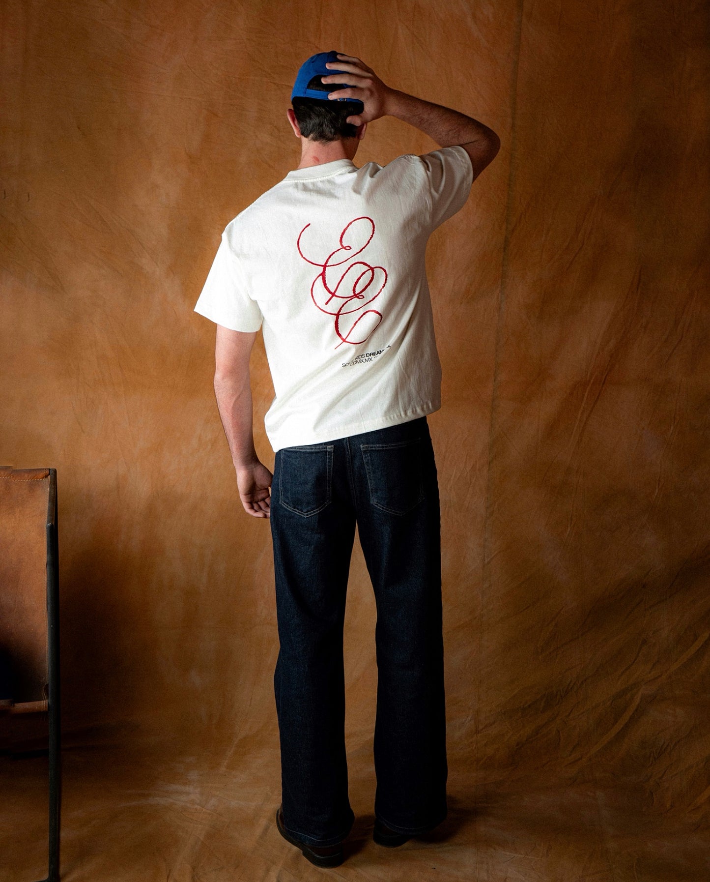 SCRIPT TEE