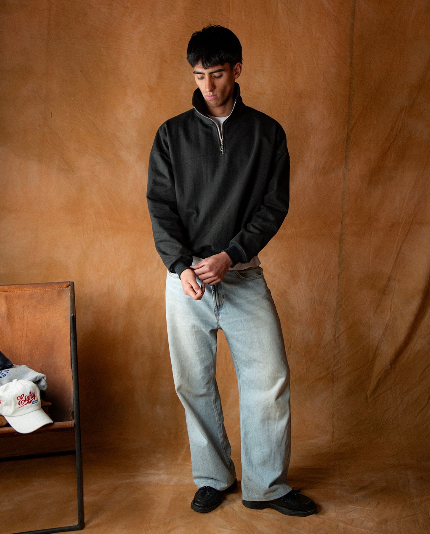 BOXY QUARTER ZIP - NEGRO VINTAGE