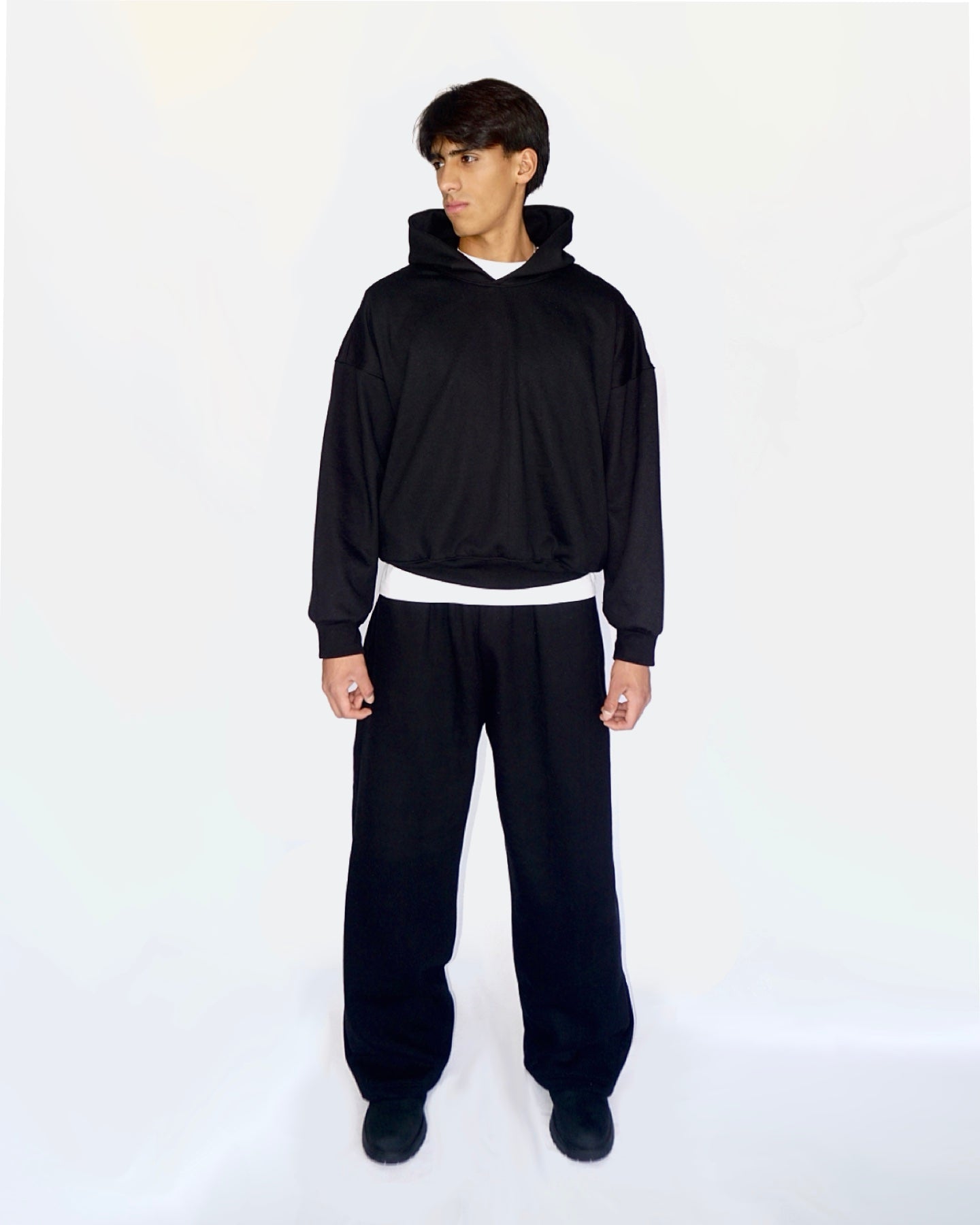 BOXY HOODIE - NEGRO